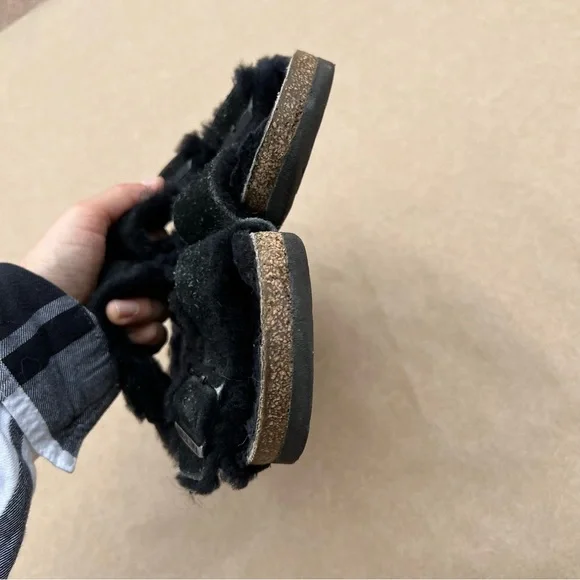 Birkenstock Arizona Shearling Black Suede Sandals Size 7 Fur Lined Cozy - Picture 14 of 16